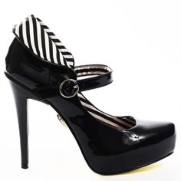 Harajuku Lovers black patent leather heels - Picture 1 of 3